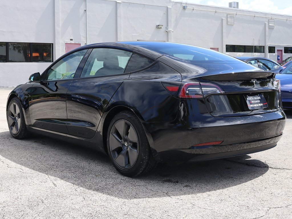 2021 Tesla Model 3 Standard Range Plus photo 5
