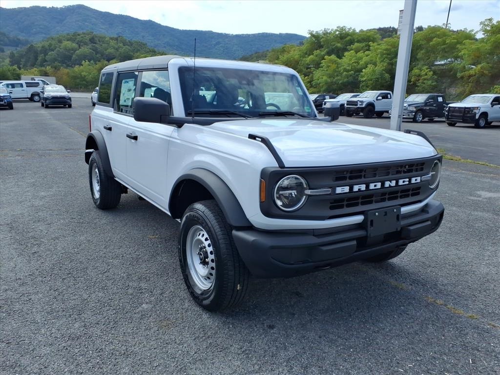 2025 Ford Bronco Base photo 14