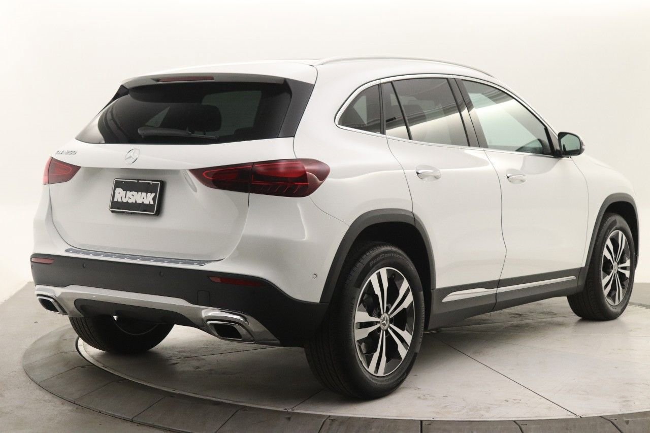 2025 Mercedes Benz GLA 250 photo 3