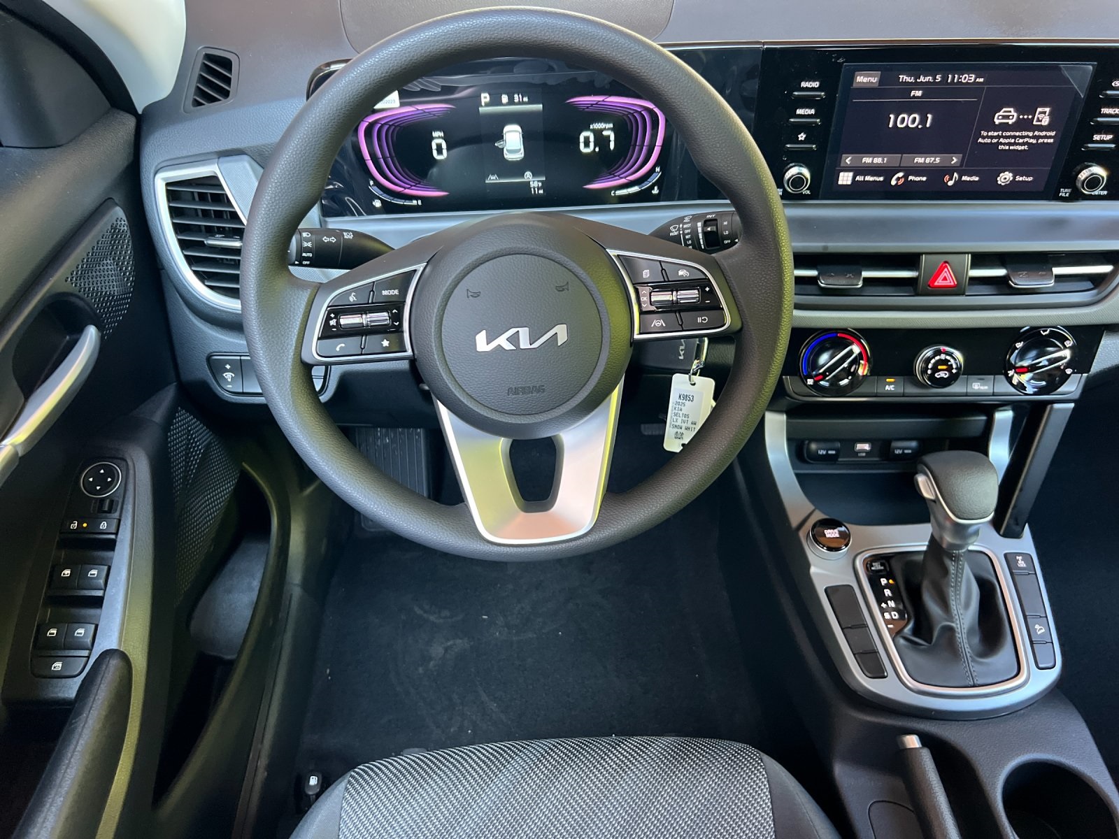 2025 Kia Seltos LX photo 12