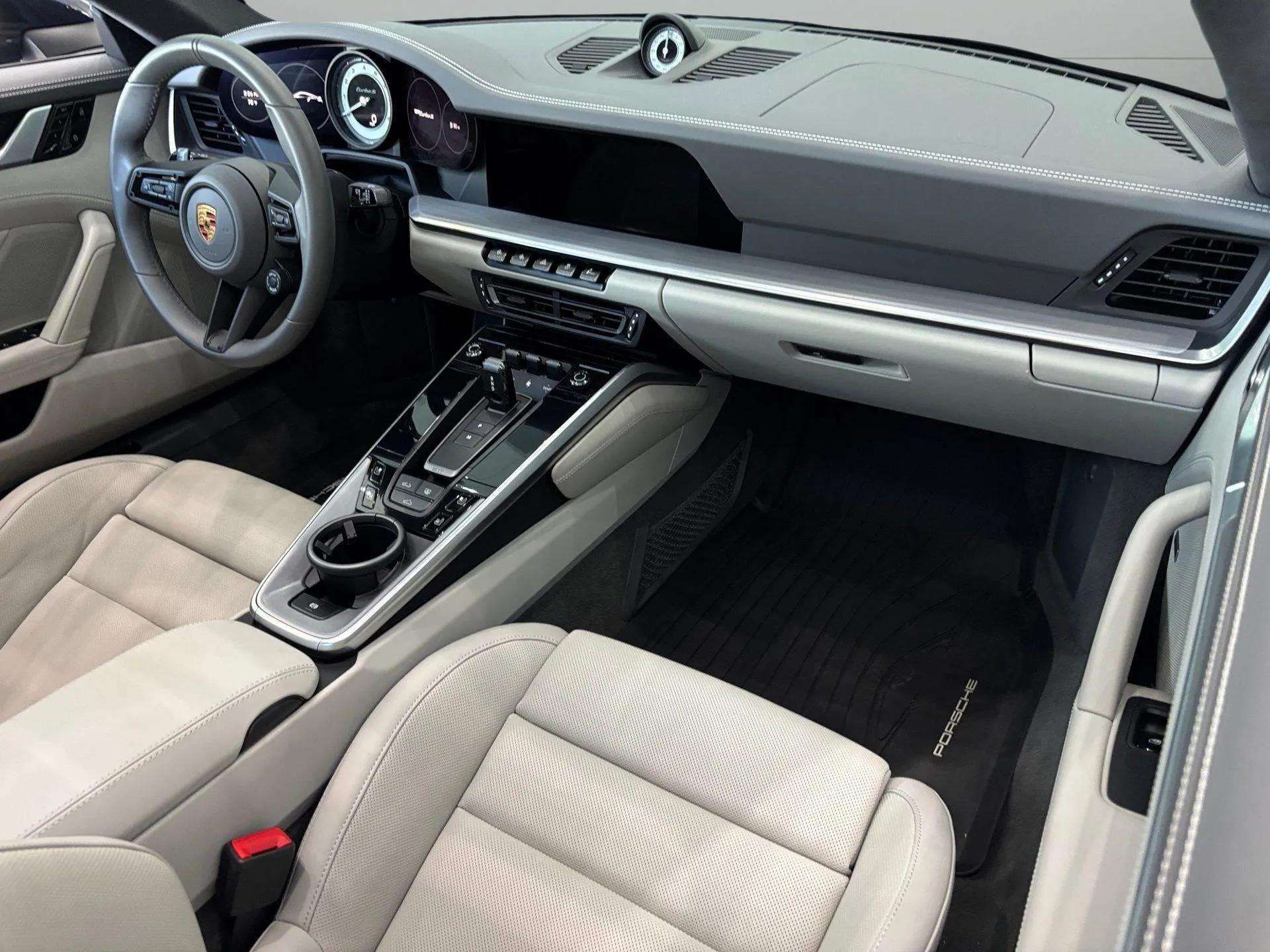 2021 Porsche 911 Turbo S photo 2