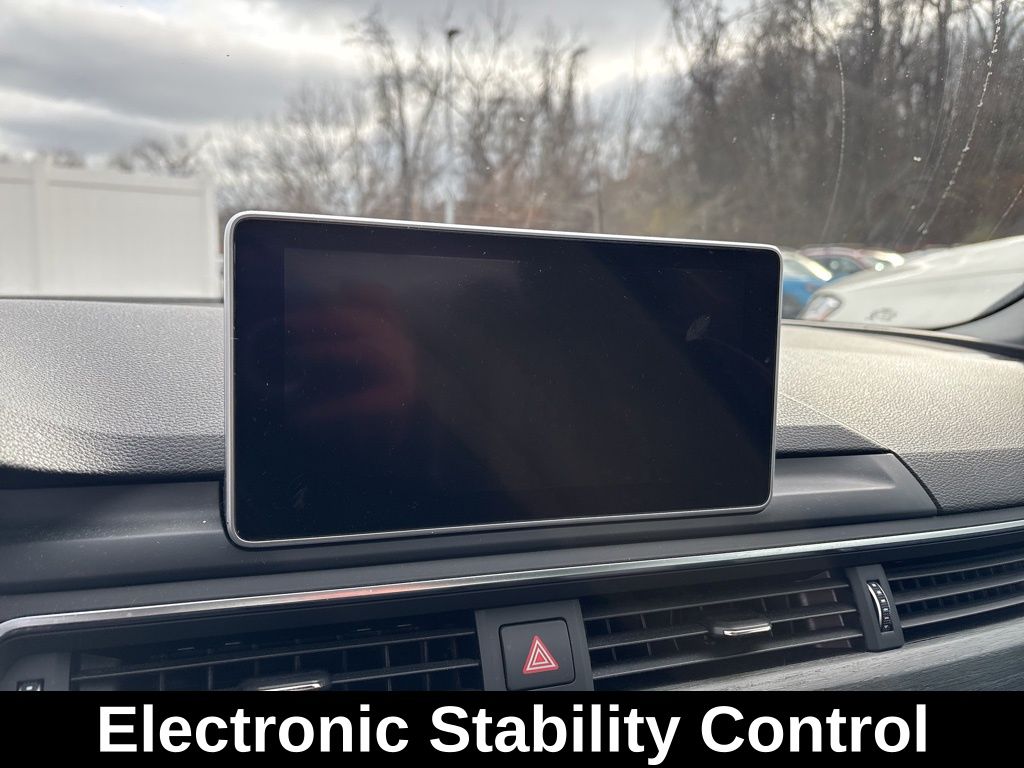 2018 Audi A4 2.0T Premium Plus photo 4