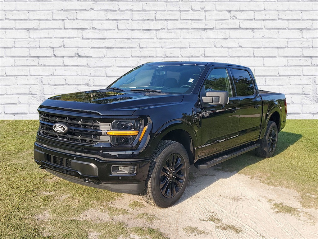 2025 Ford F-150 XLT photo 4