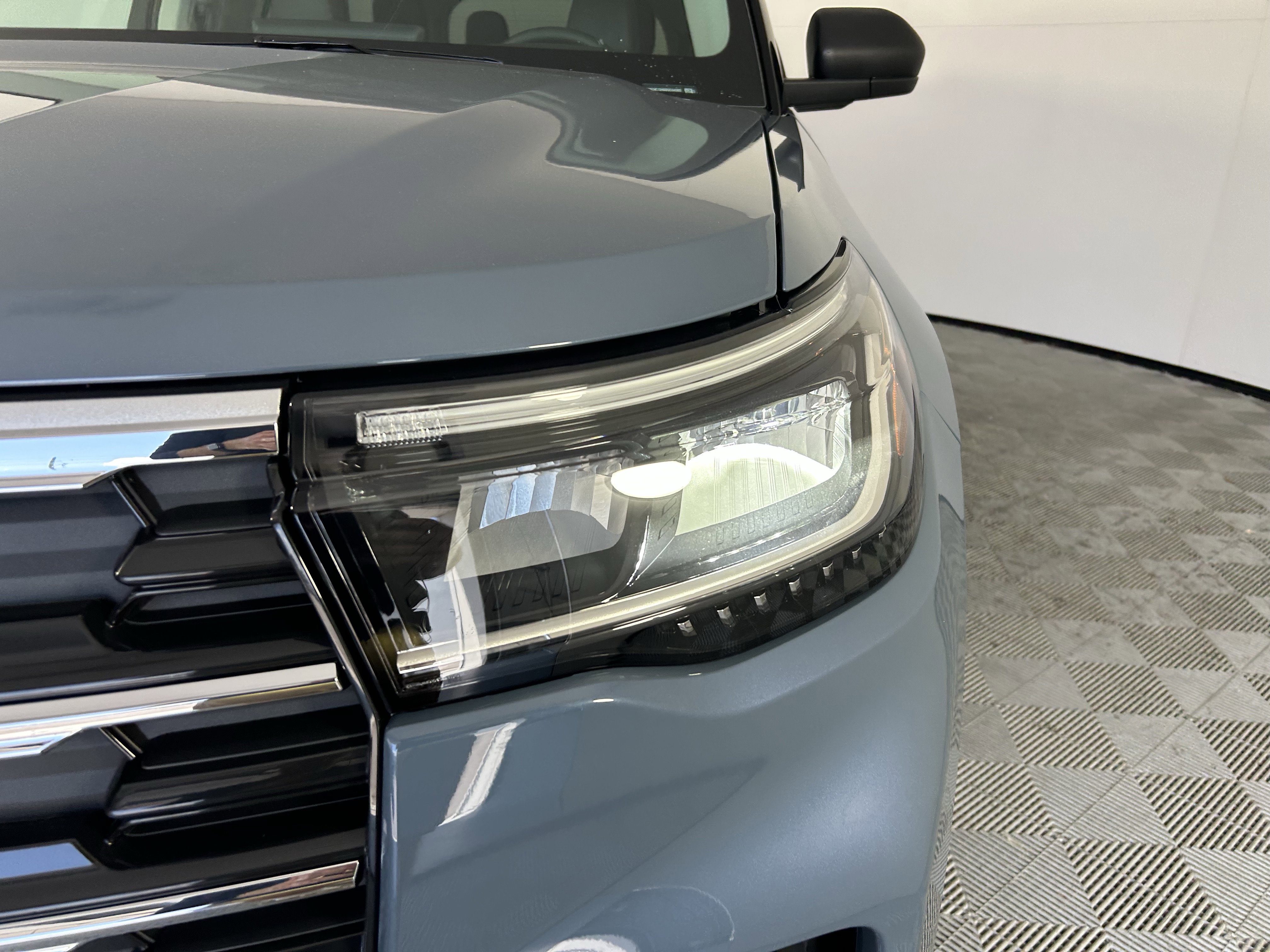 2025 Ford Explorer photo 10