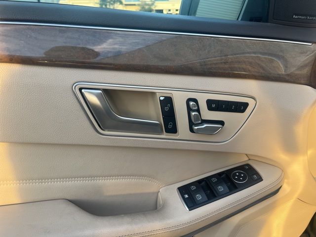 2014 Mercedes Benz E 350 photo 8