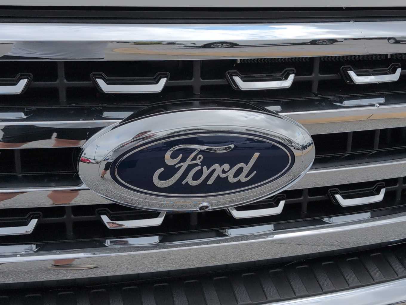 2025 Ford F-250 Lariat photo 4