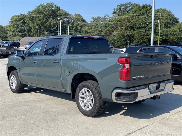 2025 Chevrolet Silverado 1500 LT photo 3