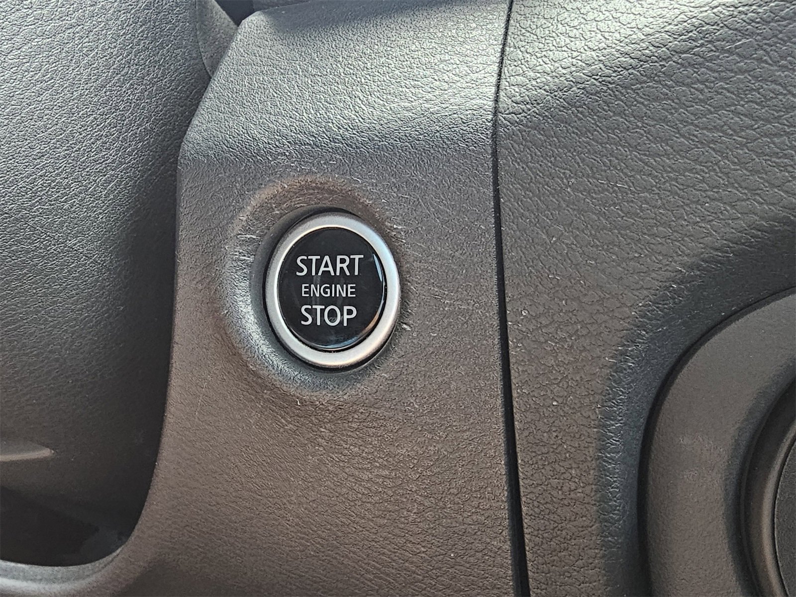 2023 Nissan Frontier PRO-4X Crew Cab photo 17