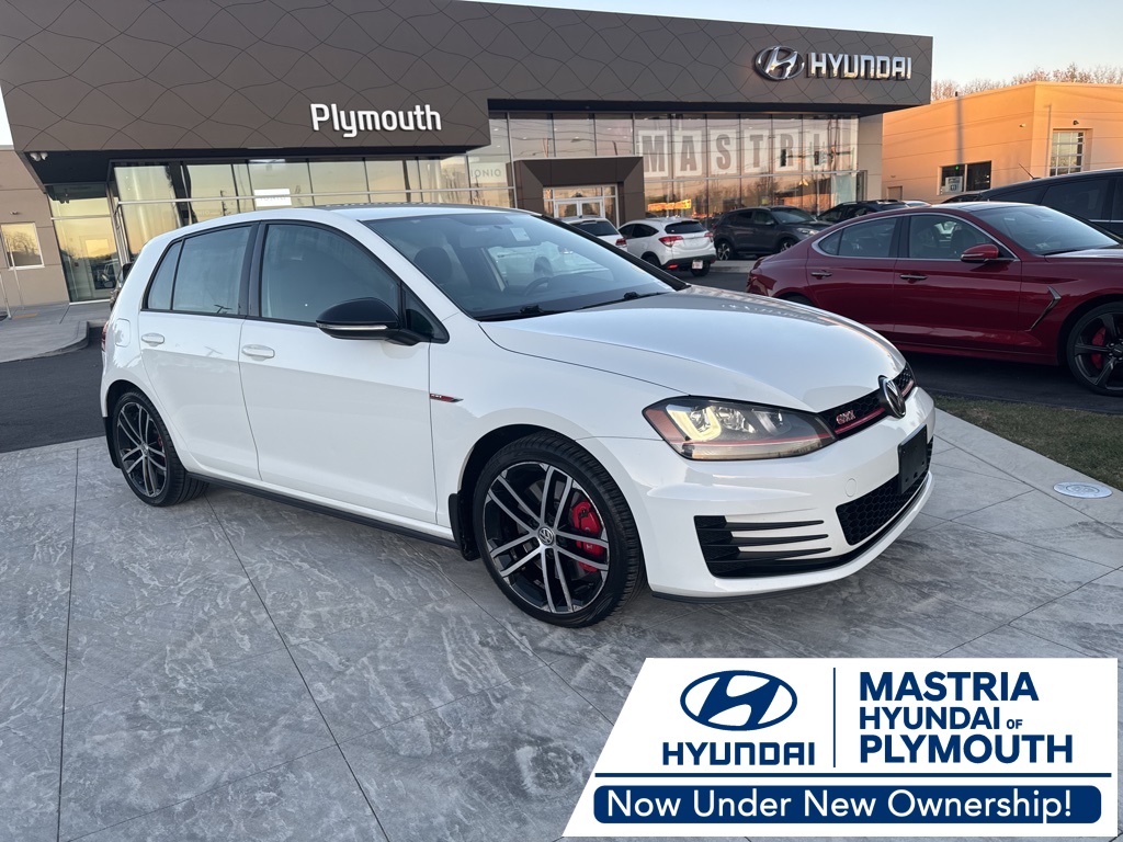 2017 Volkswagen Golf GTI Sport's photo