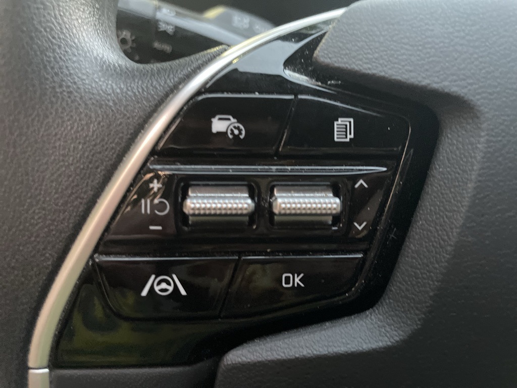 2023 Kia Niro LX photo 12