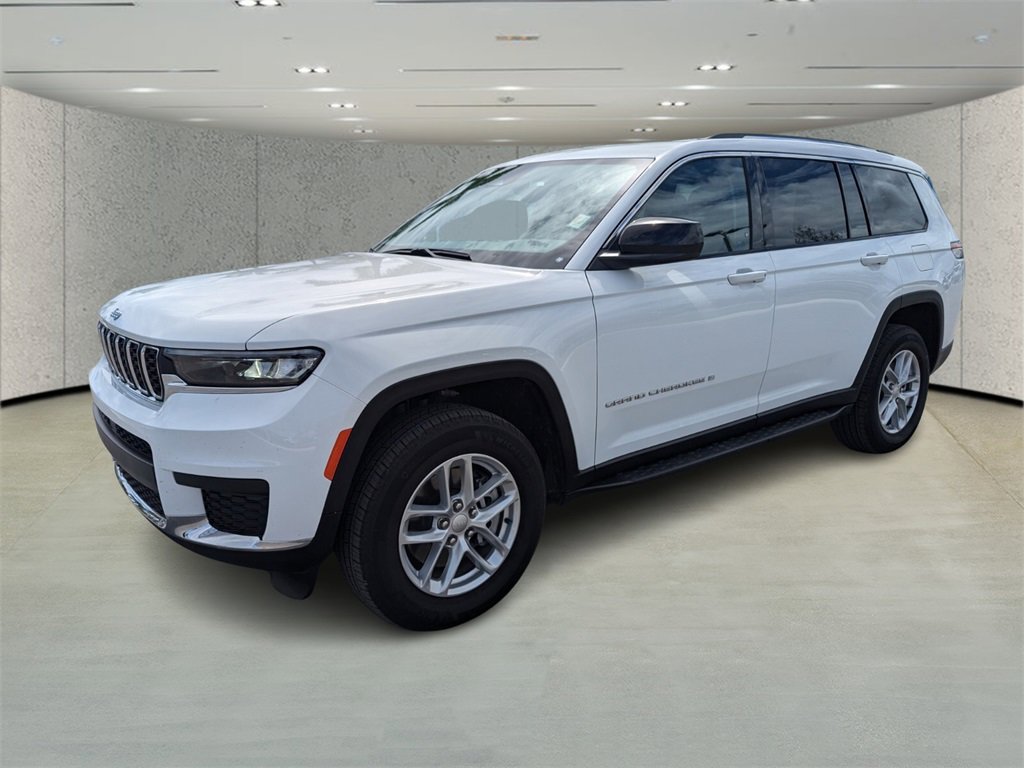 2023 Jeep Grand Cherokee Laredo photo 6