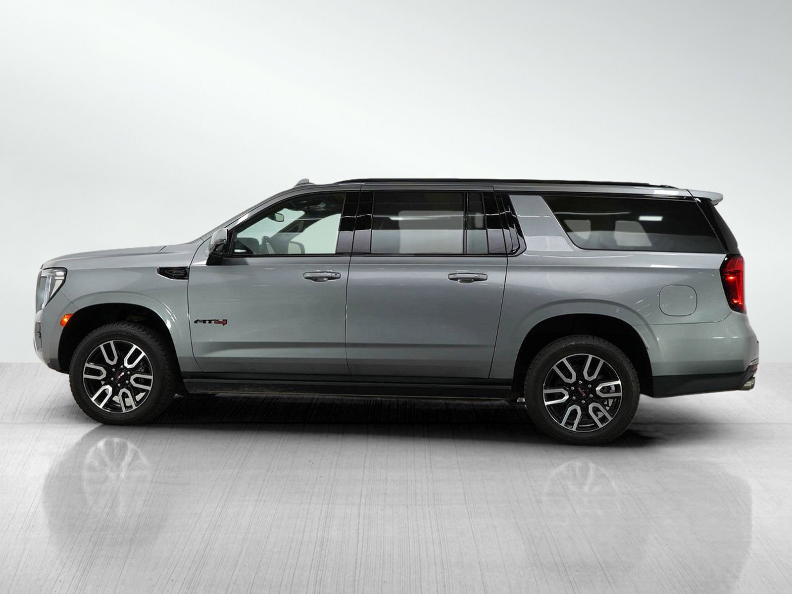 Used 2023 GMC Yukon XL AT4 with VIN 1GKS2HKL7PR401466 for sale in Bloomington, Minnesota