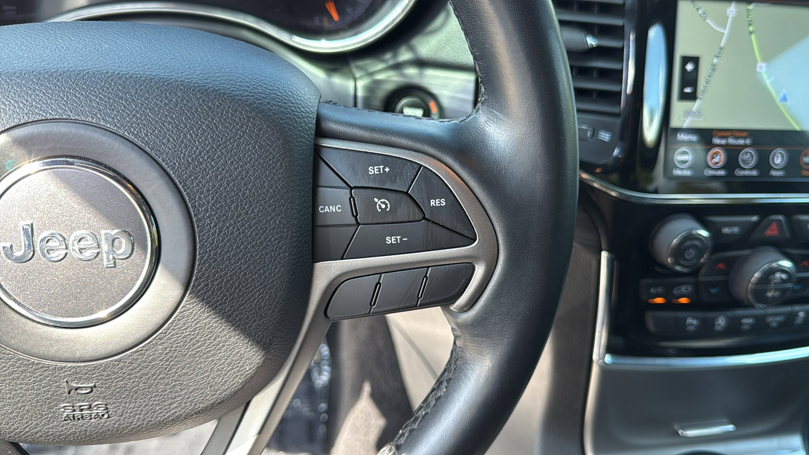 2021 Jeep Grand Cherokee Laredo X photo 14