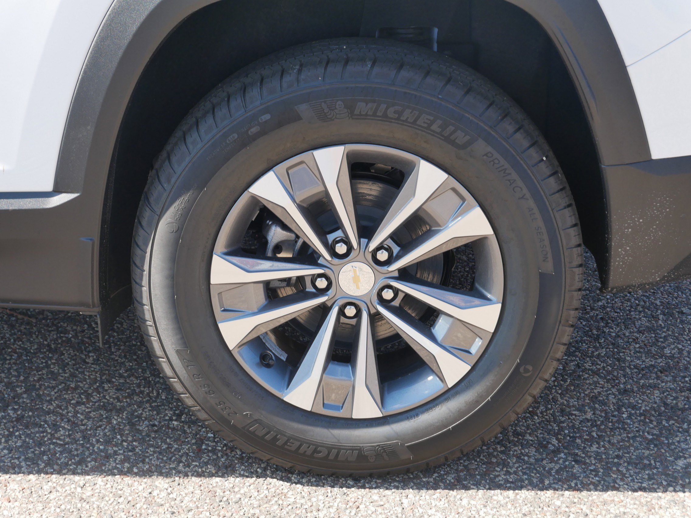 2026 Chevrolet Equinox LT photo 3