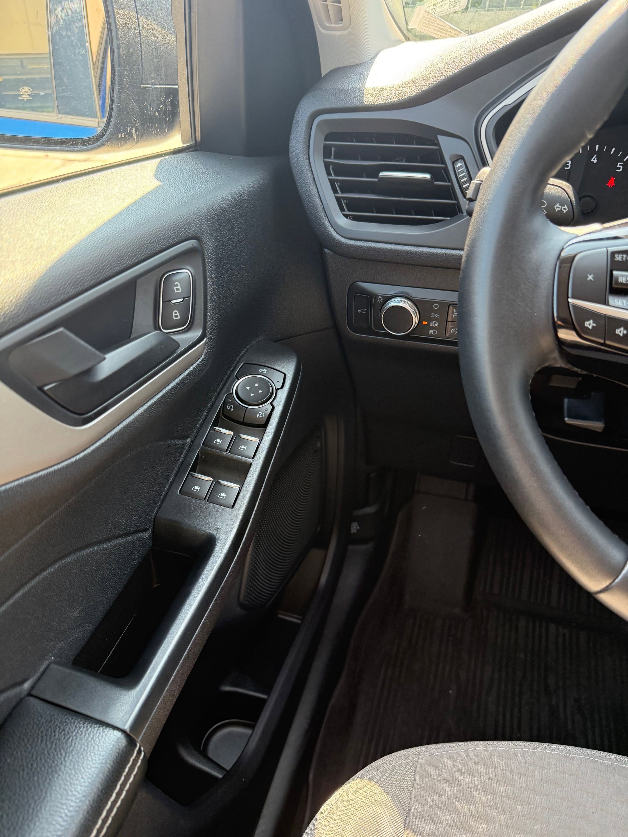 2022 Ford Escape SE photo 11