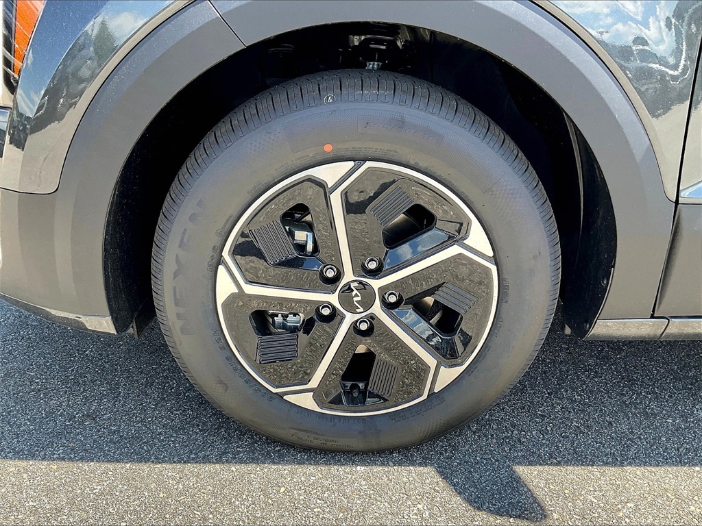 2025 Kia Niro EX photo 3