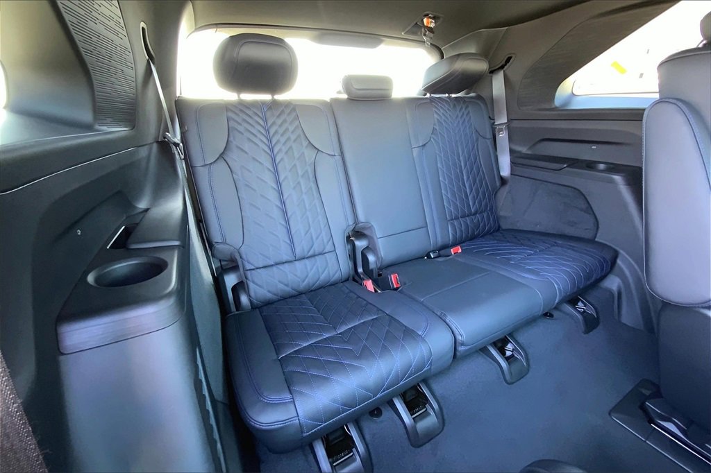 2025 Cadillac Escalade IQ Luxury photo 25