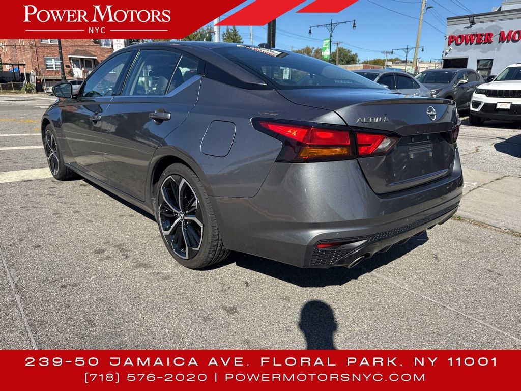 2023 Nissan Altima 2.5 SR photo 3