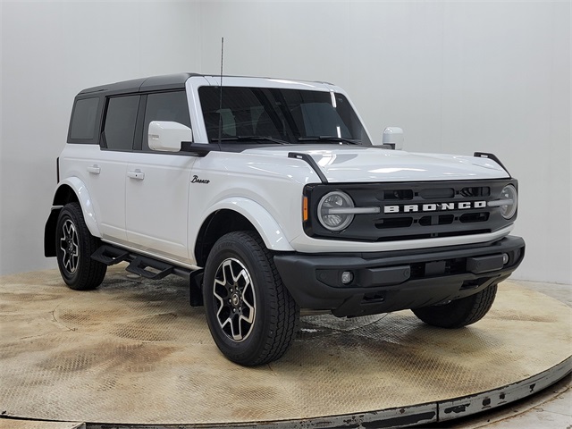 2023 Ford Bronco Outer Banks photo 3