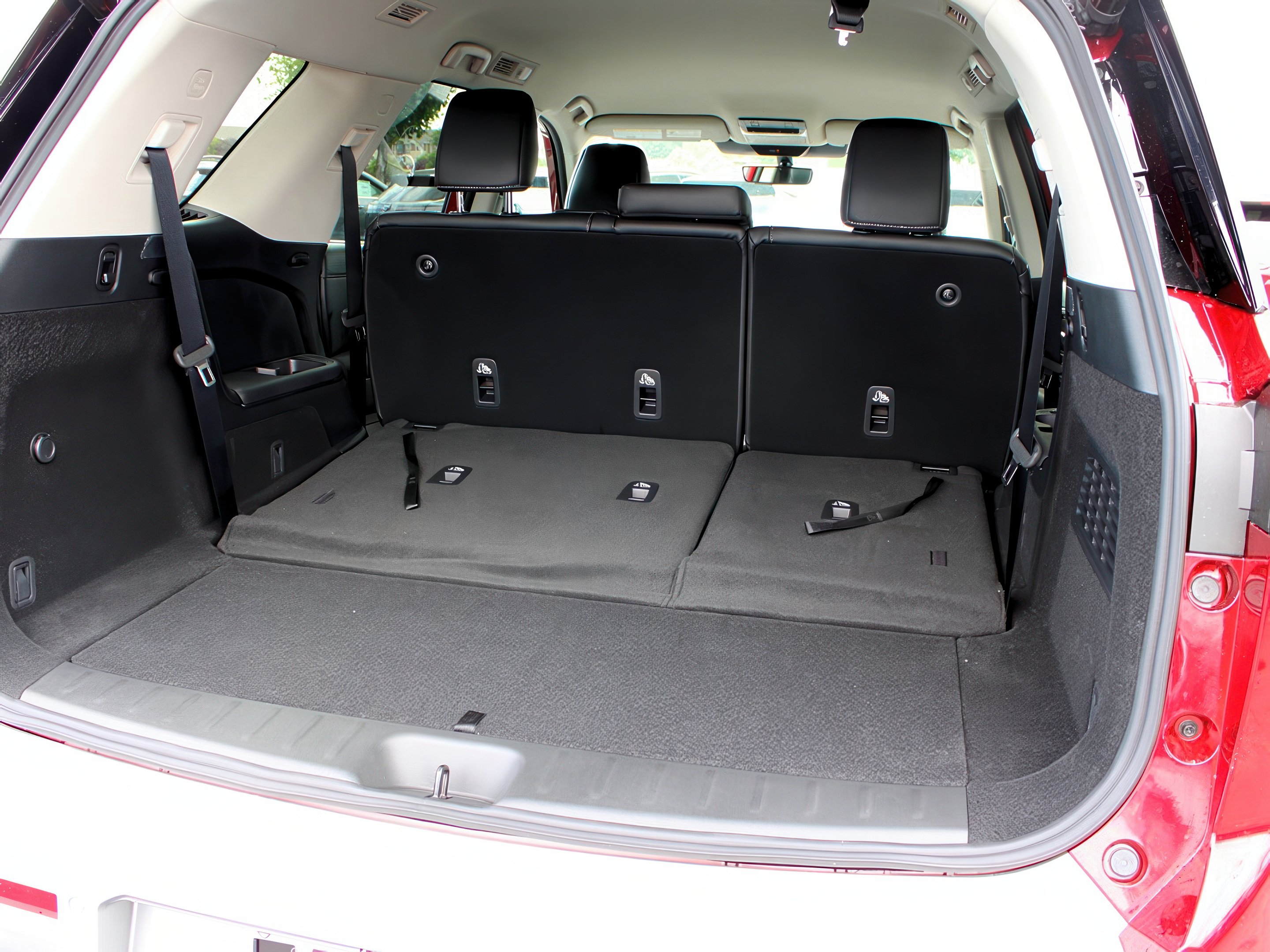 2025 Nissan Pathfinder SL photo 6