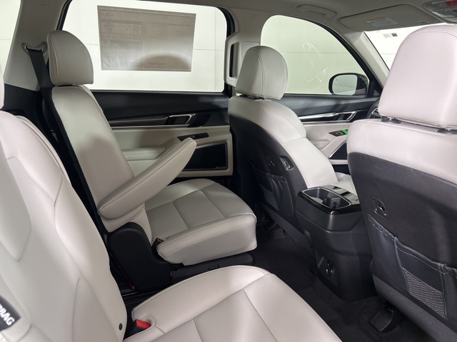 2025 Kia Telluride S photo 11