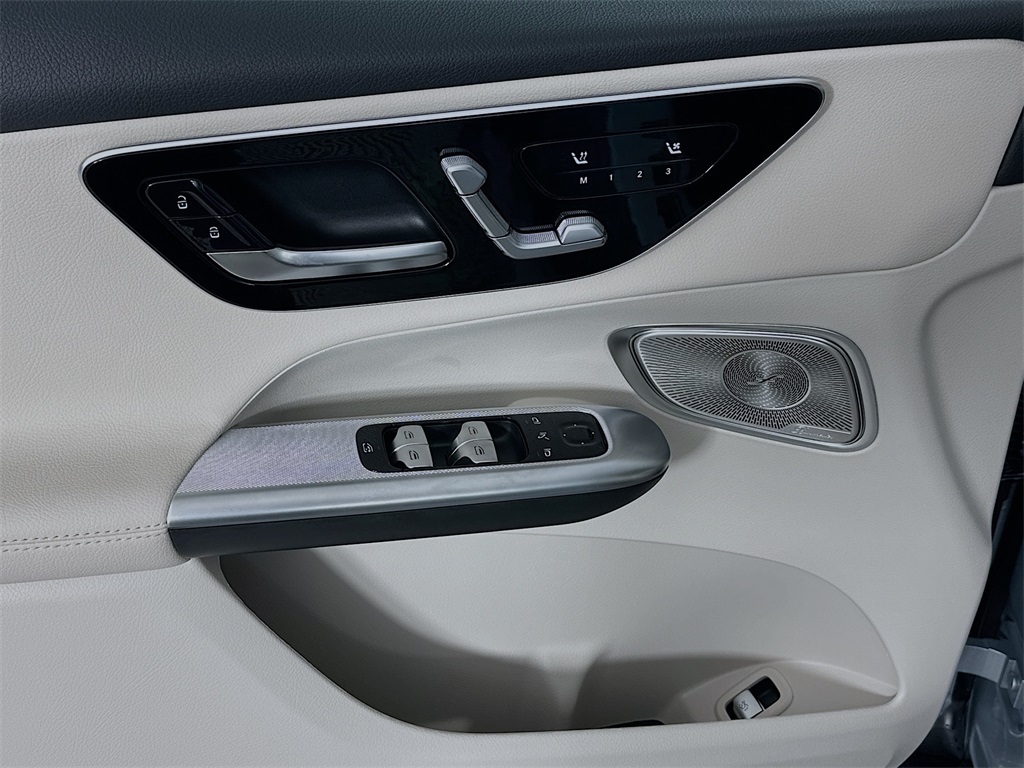 2026 Mercedes Benz GLC 300 4MATIC photo 16