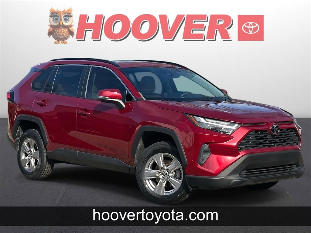 2023 Toyota RAV4 XLE's photo