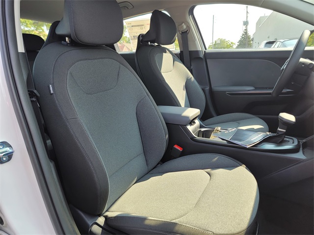 2025 Kia K4 LXS photo 17