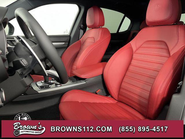 2025 Alfa Romeo Stelvio Base's photo