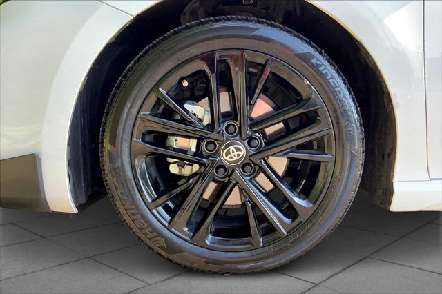 2025 Toyota Camry SE photo 9