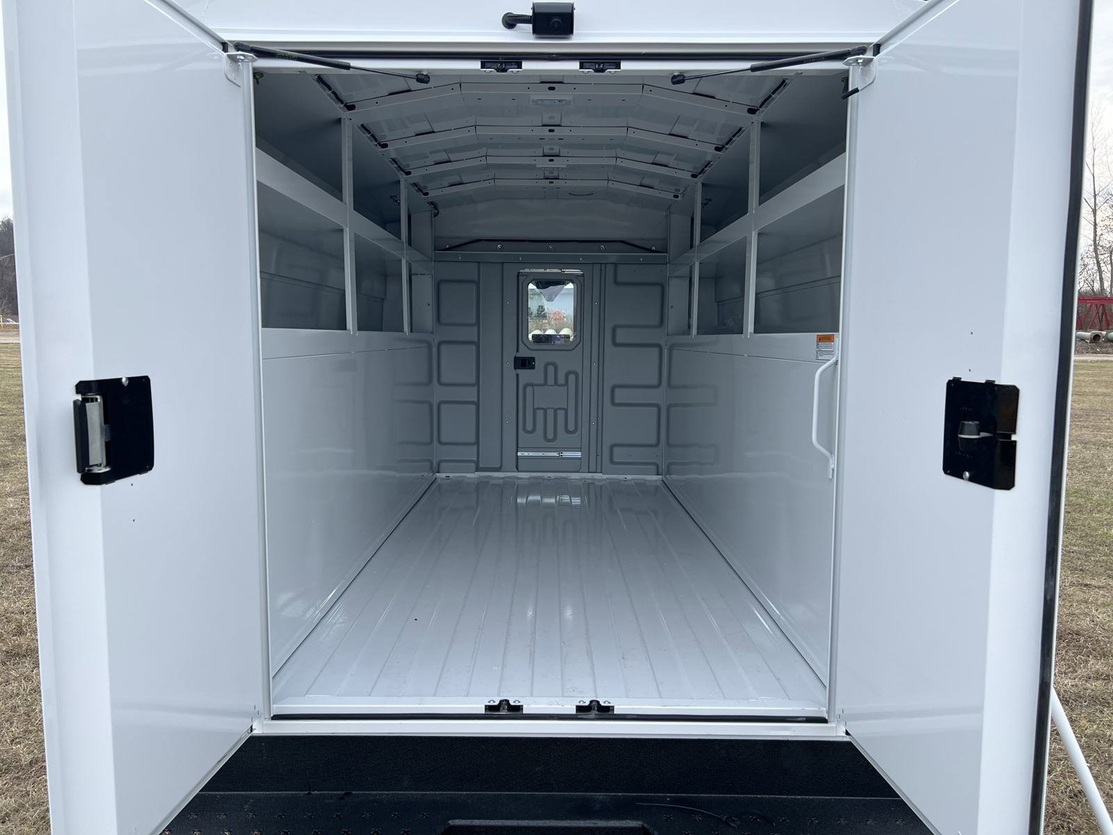 2024 Ford Transit Cutaway photo 3