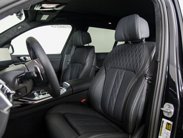 2025 Bmw X7 M60i photo 3