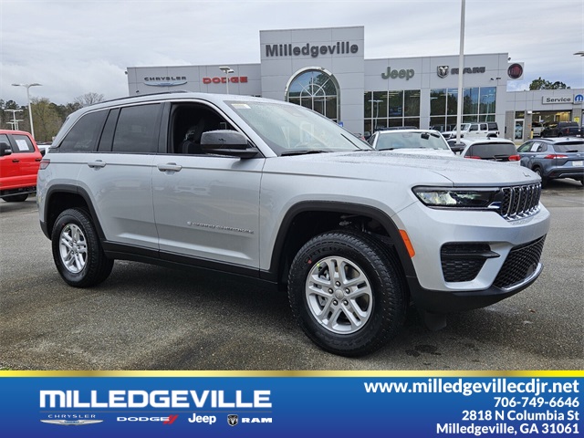 2025 Jeep Grand Cherokee Laredo's photo