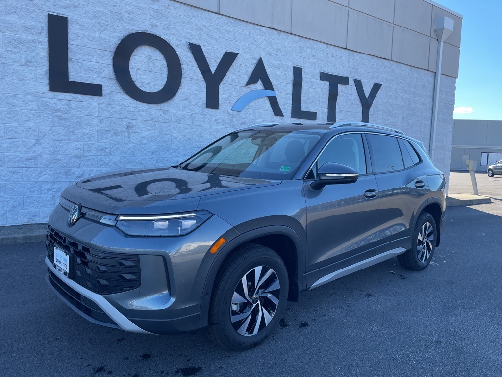 2025 Volkswagen Tiguan S's photo