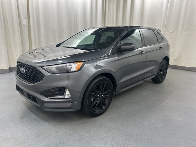 2021 Ford Edge ST photo 2