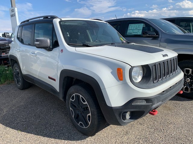 2015 Jeep Renegade Trailhawk photo 2