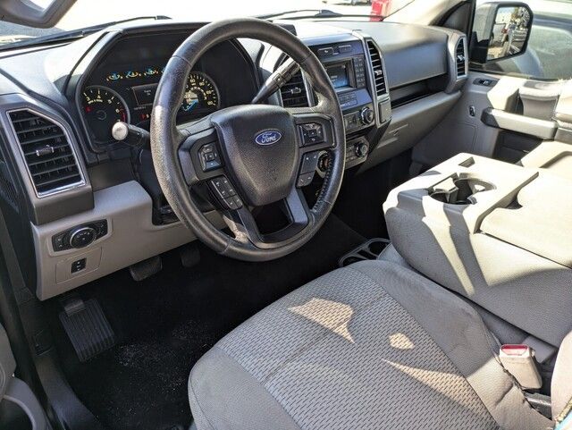 2015 Ford F-150 XLT photo 9