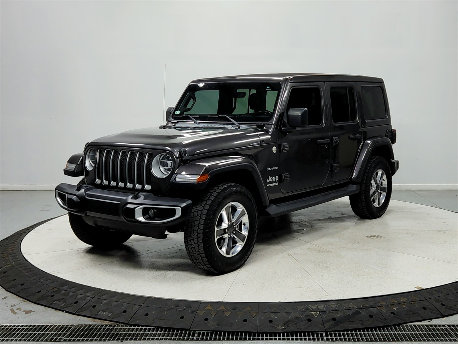 2021 Jeep Wrangler Unlimited Sahara photo 3