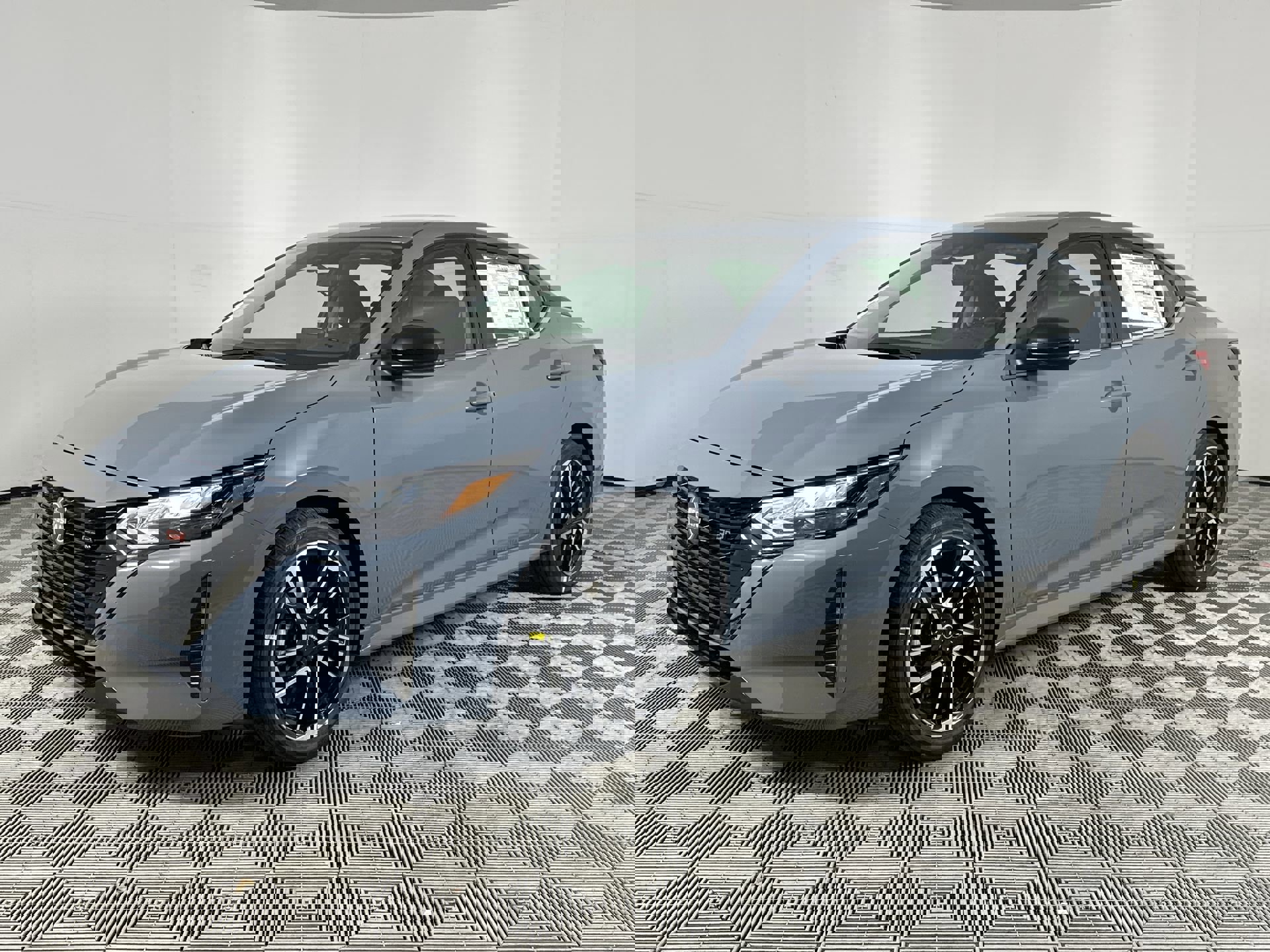 2025 Nissan Sentra SR photo 3