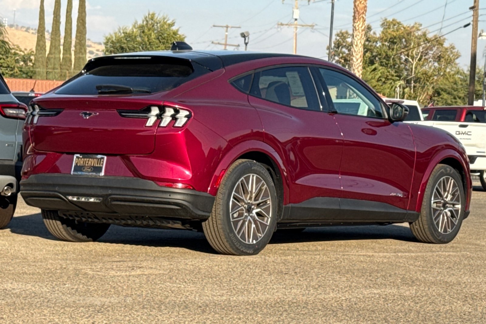2025 Ford Mustang Mach-E Premium photo 4