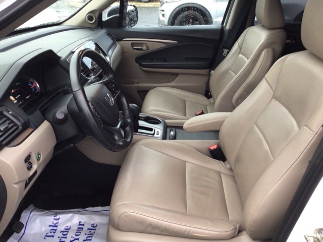 2020 Honda Pilot EX-L photo 9