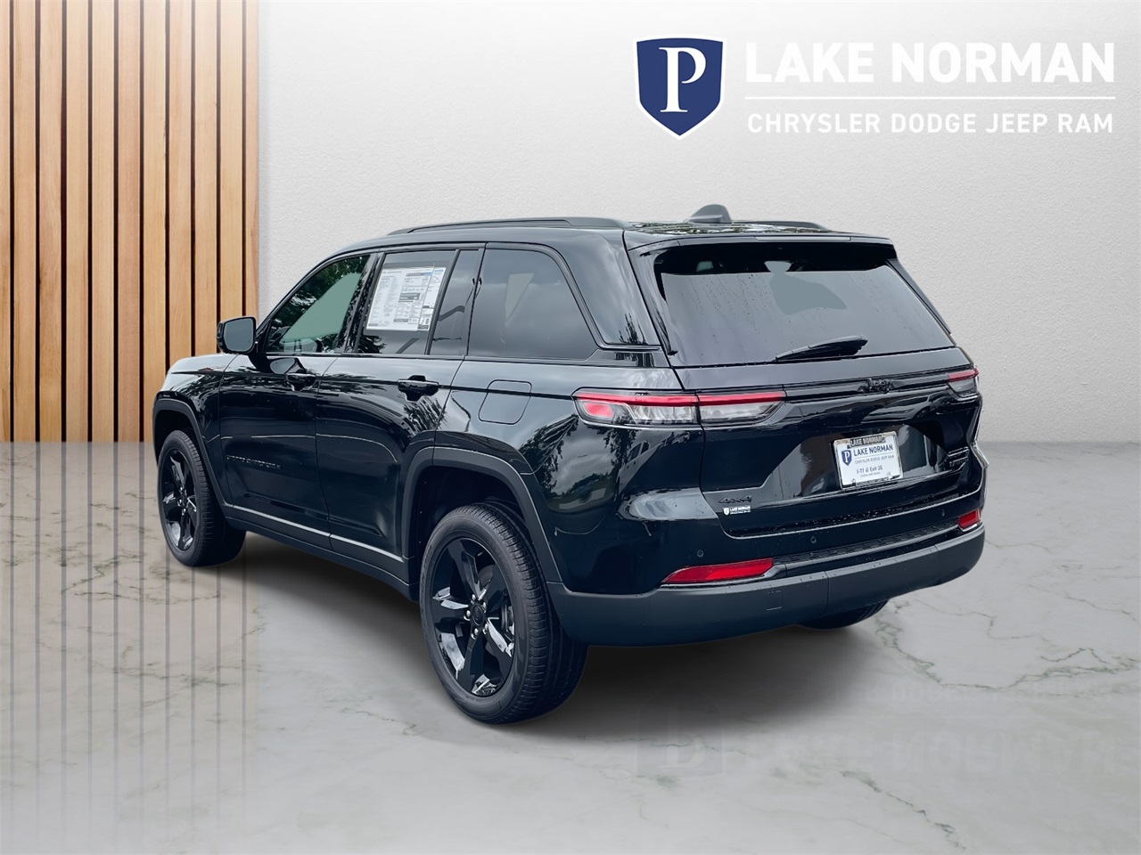 2025 Jeep Grand Cherokee Limited photo 2