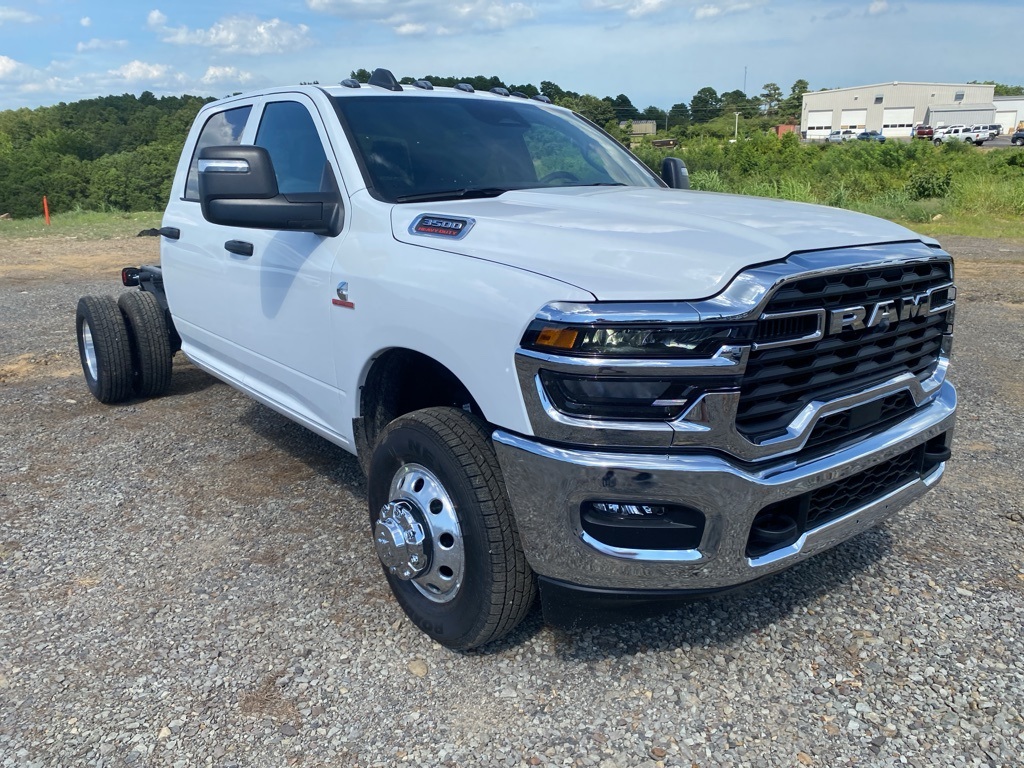 2025 Ram 3500 Tradesman photo 3