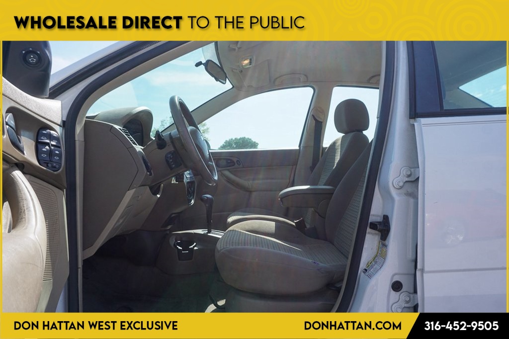 Used 2006 Cloud 9 White Clearcoat Ford ZX4 image 3
