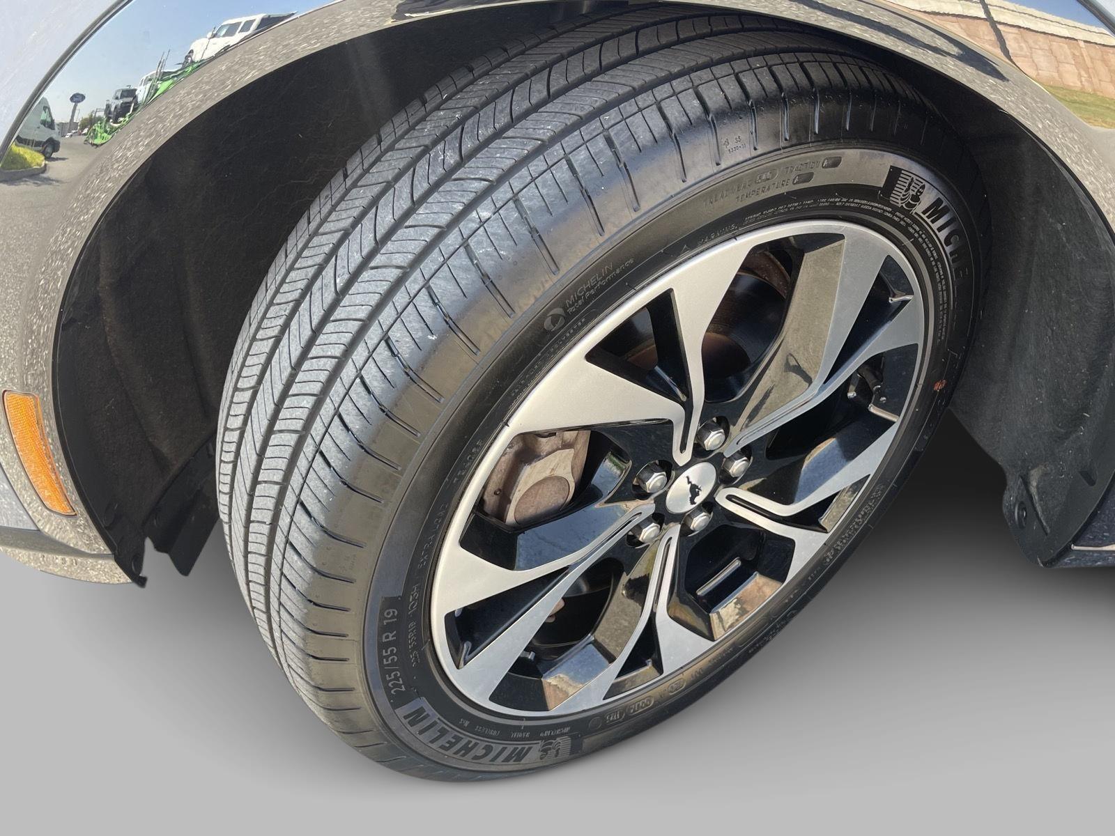 2023 Ford Mustang Mach-E Premium photo 4