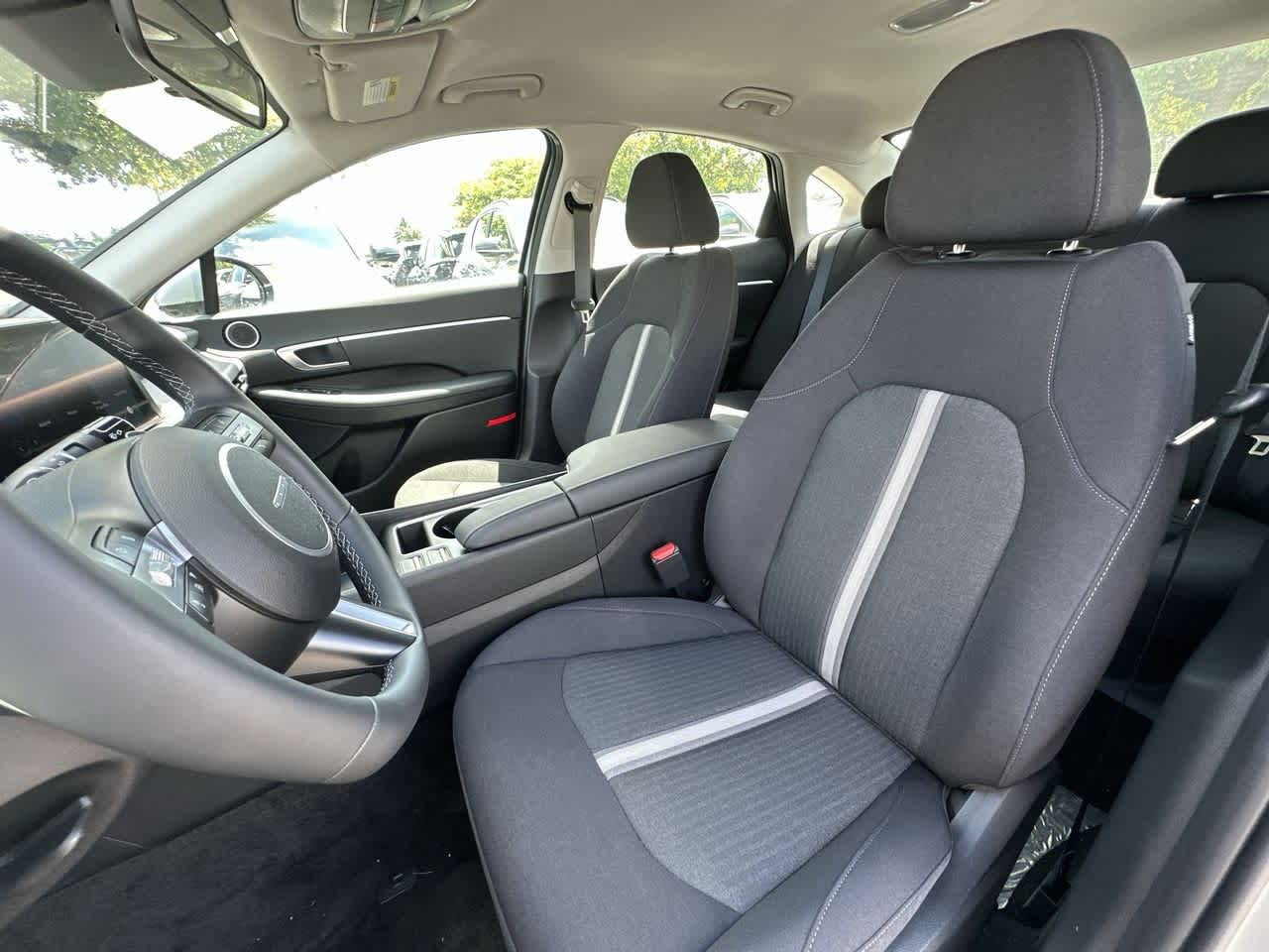 2025 Hyundai Sonata Hybrid SEL photo 14