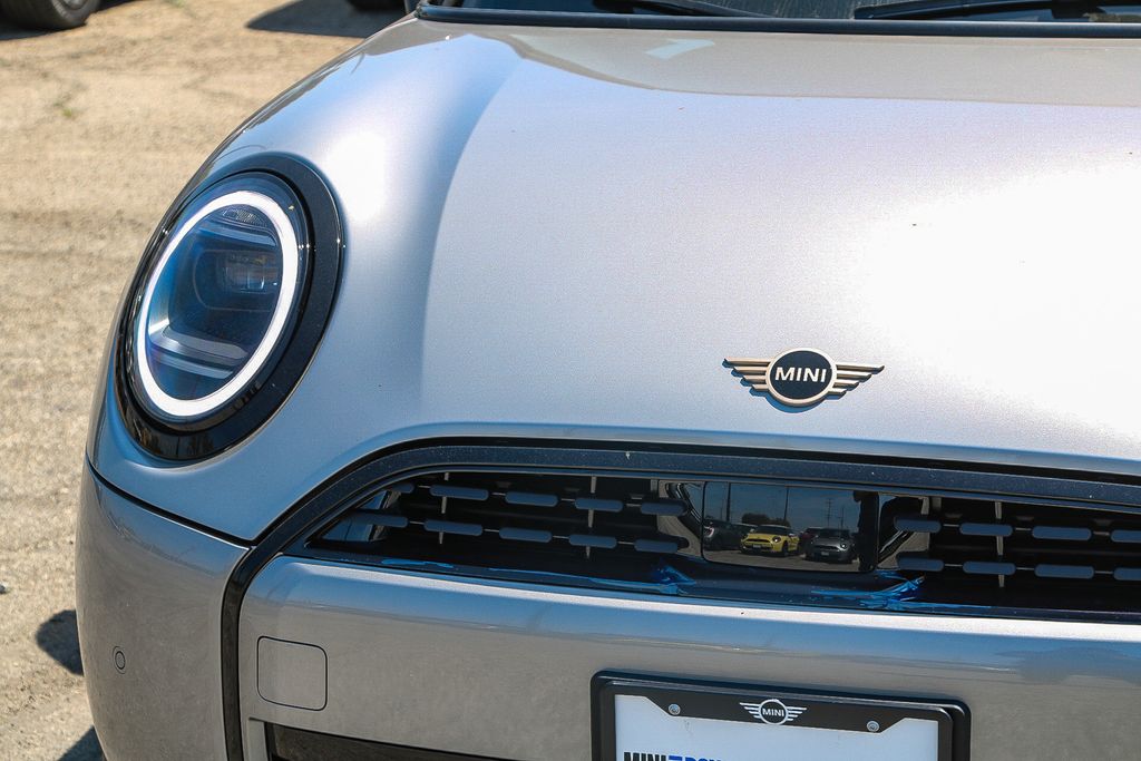 2025 Mini Cooper 2 Door Hardtop Signature photo 4