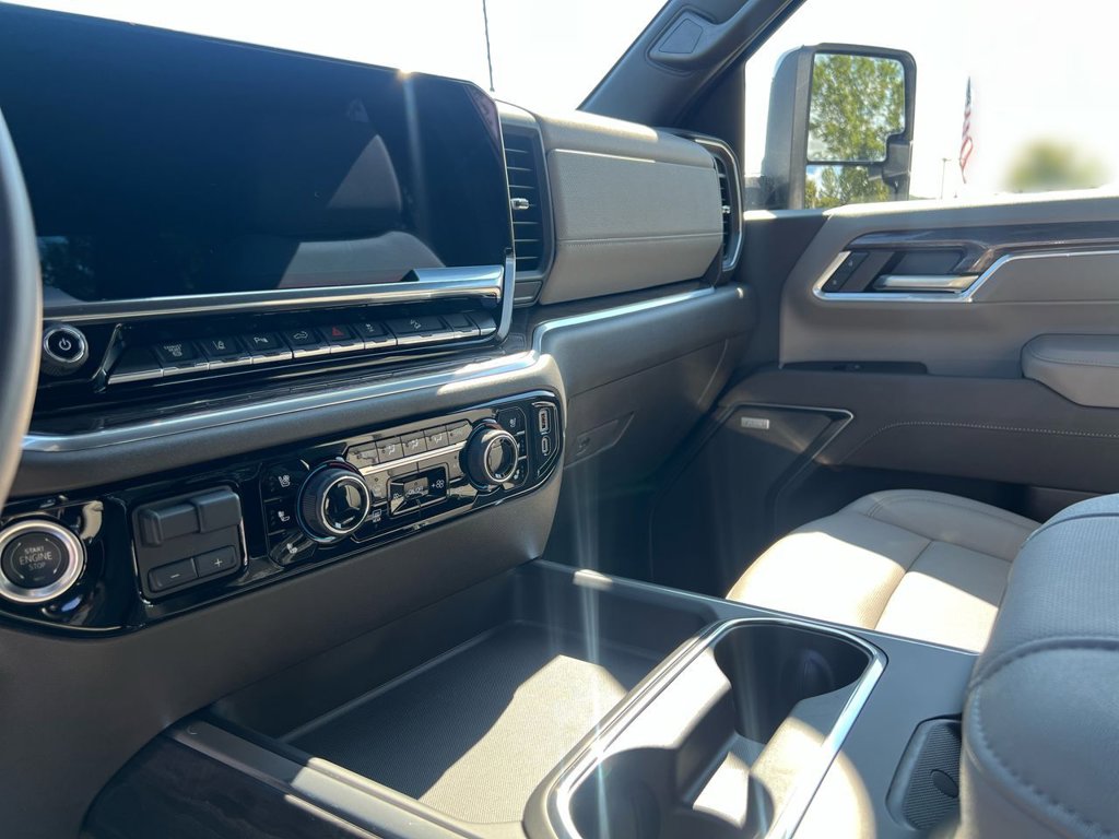 2025 Chevrolet Silverado 2500HD LTZ photo 11