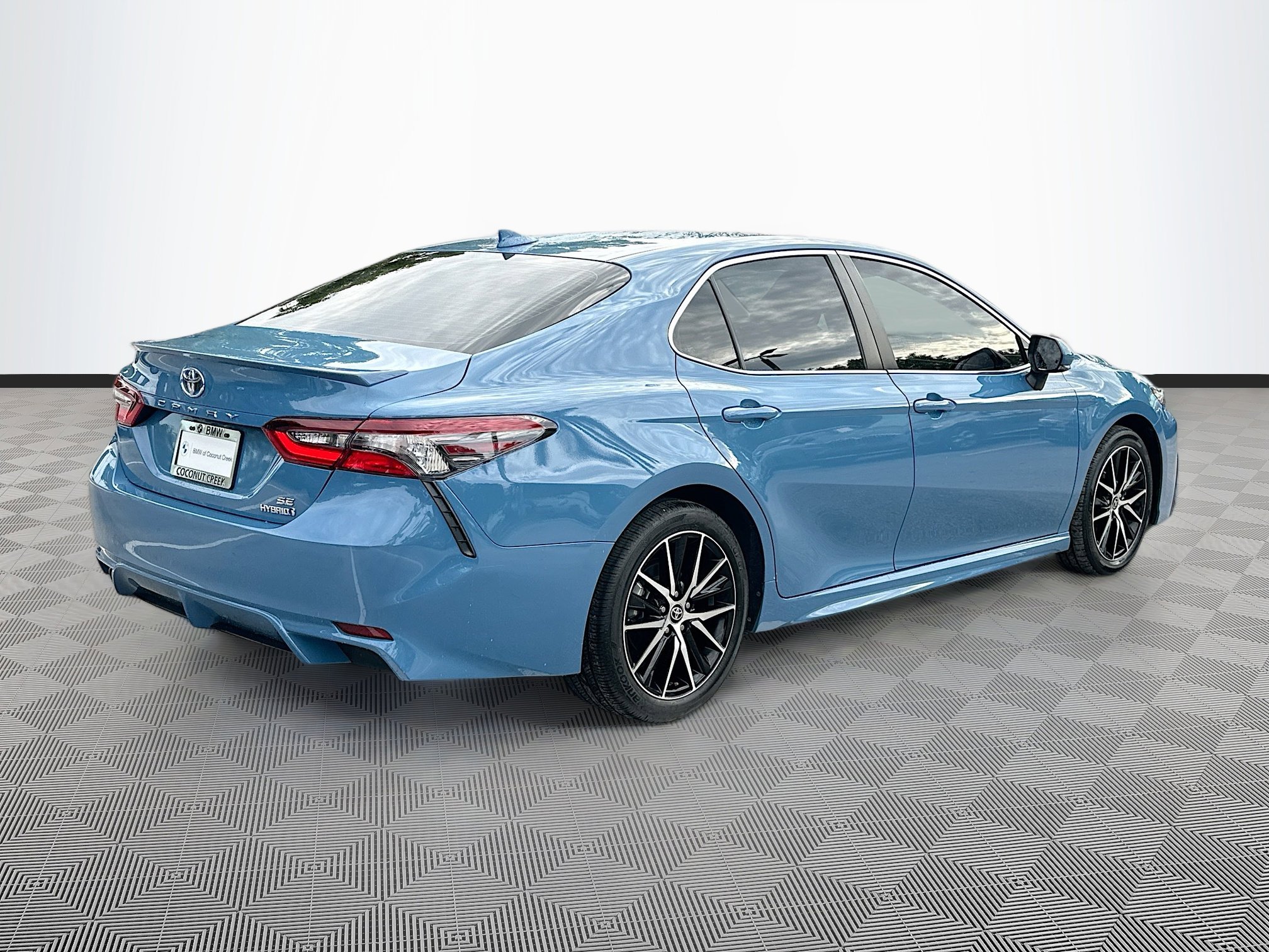 2024 Toyota Camry SE photo 7
