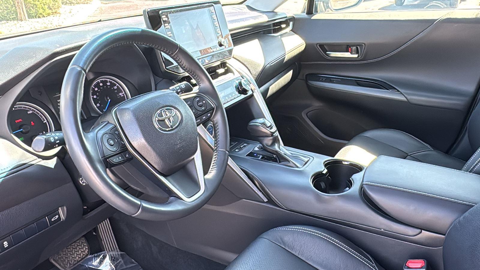 2021 Toyota Venza LE photo 21